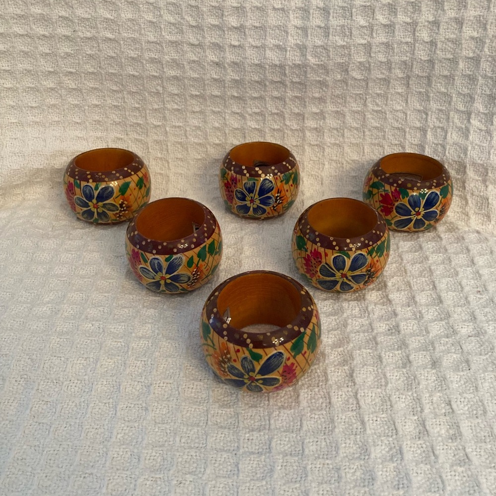 Vintage Simplex India Wooden Colorful Hand Painted Floral Wooden Napkin Rings